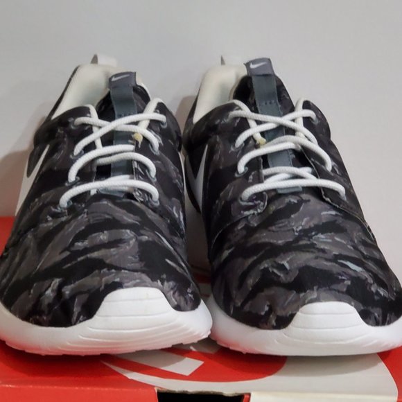 Nike Roshe Run "Tiger Camo Grey" Size 10.5 - Picture 3 of 5